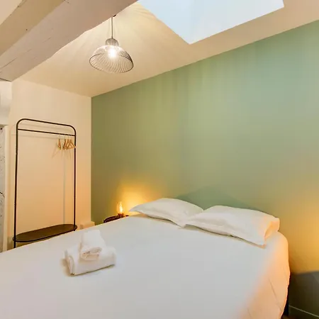 La - A L Ombre Des Vieilles Poutres * Tours