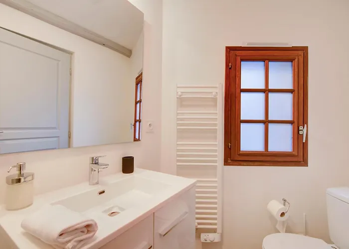 La - A L Ombre Des Vieilles Poutres * Tours